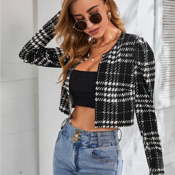 SOLD
SHEIN Plaid Print Puff sleeve cropped jacket - Picture 3 of 9